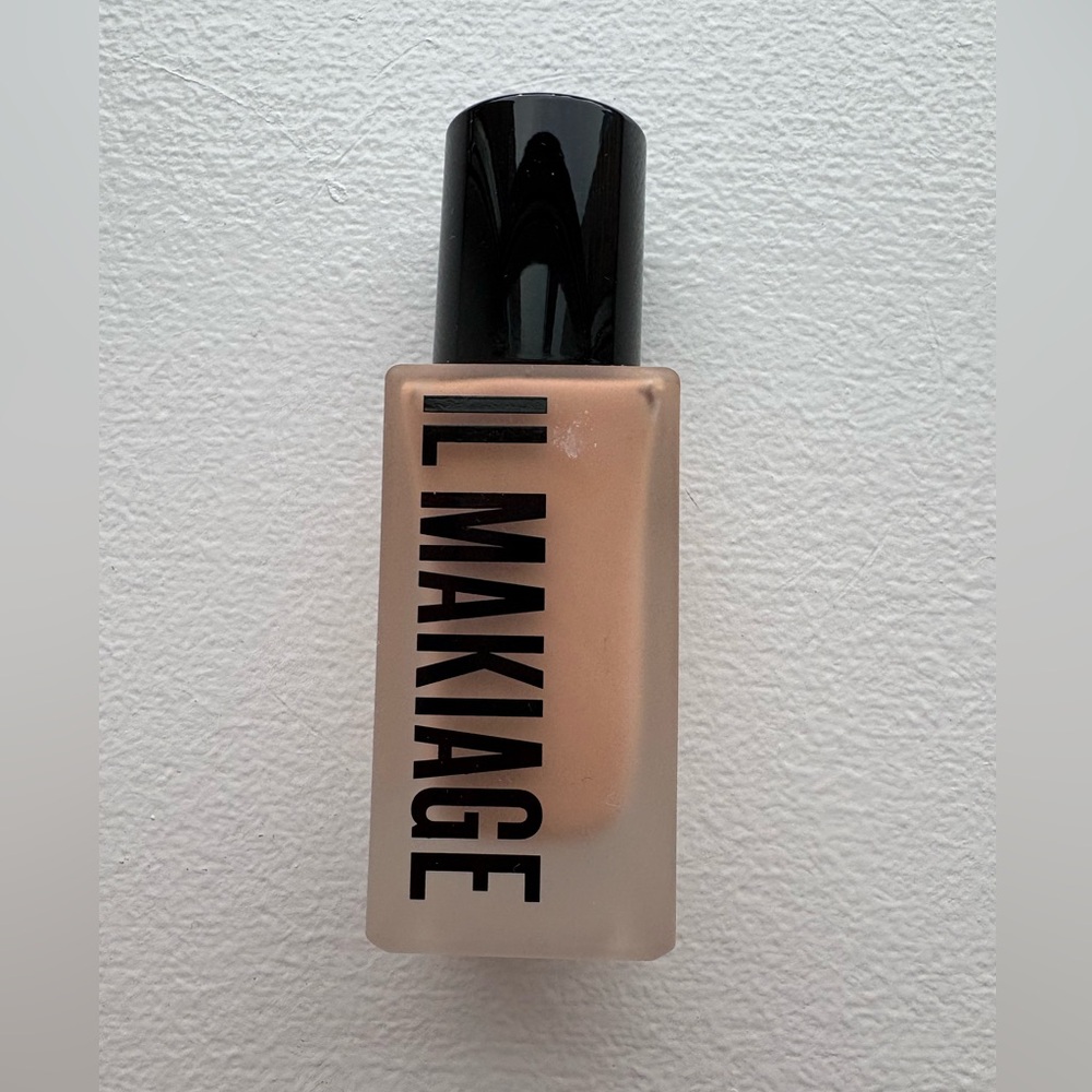 IL MAKIAGE WOKE UP LIKE THIS
Flawless Base fondation shade 035 like a new